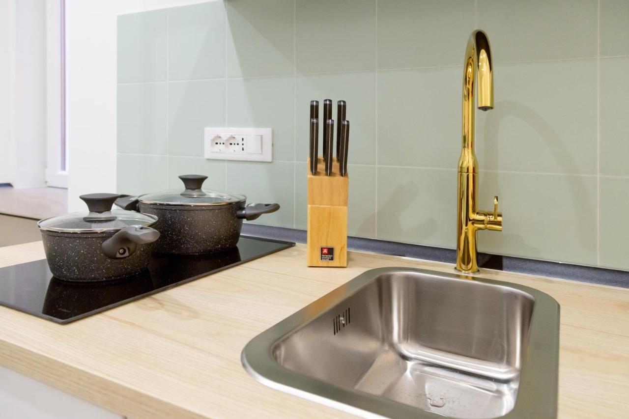 Lovely And Tiny Pied-A-Terre In The City Center Terst Exteriér fotografie